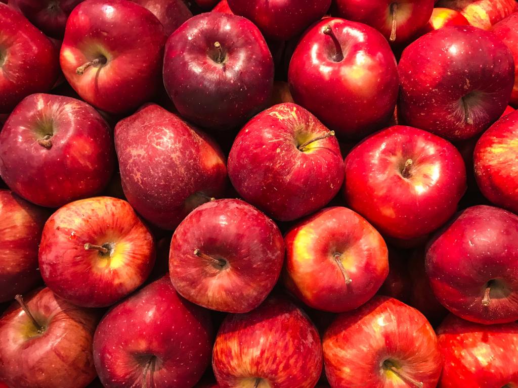 shiny red apples that keep the doctor away